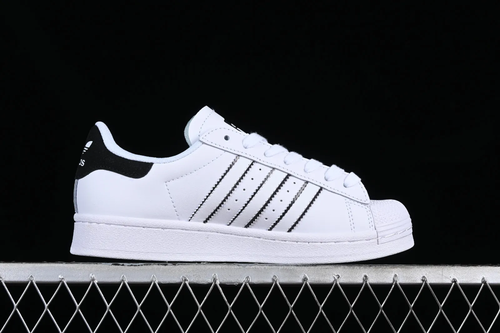 Adidas Originals Superstar Cloud White Core Black IF8090