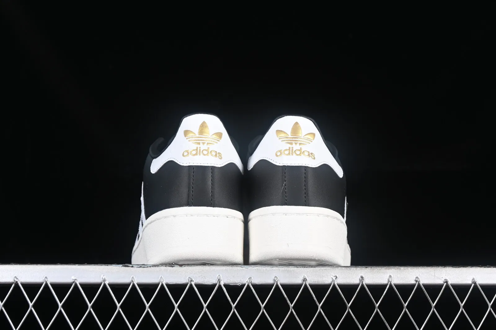 Adidas Superstar XLG Core Black Cloud White Metallic Gold ID7770