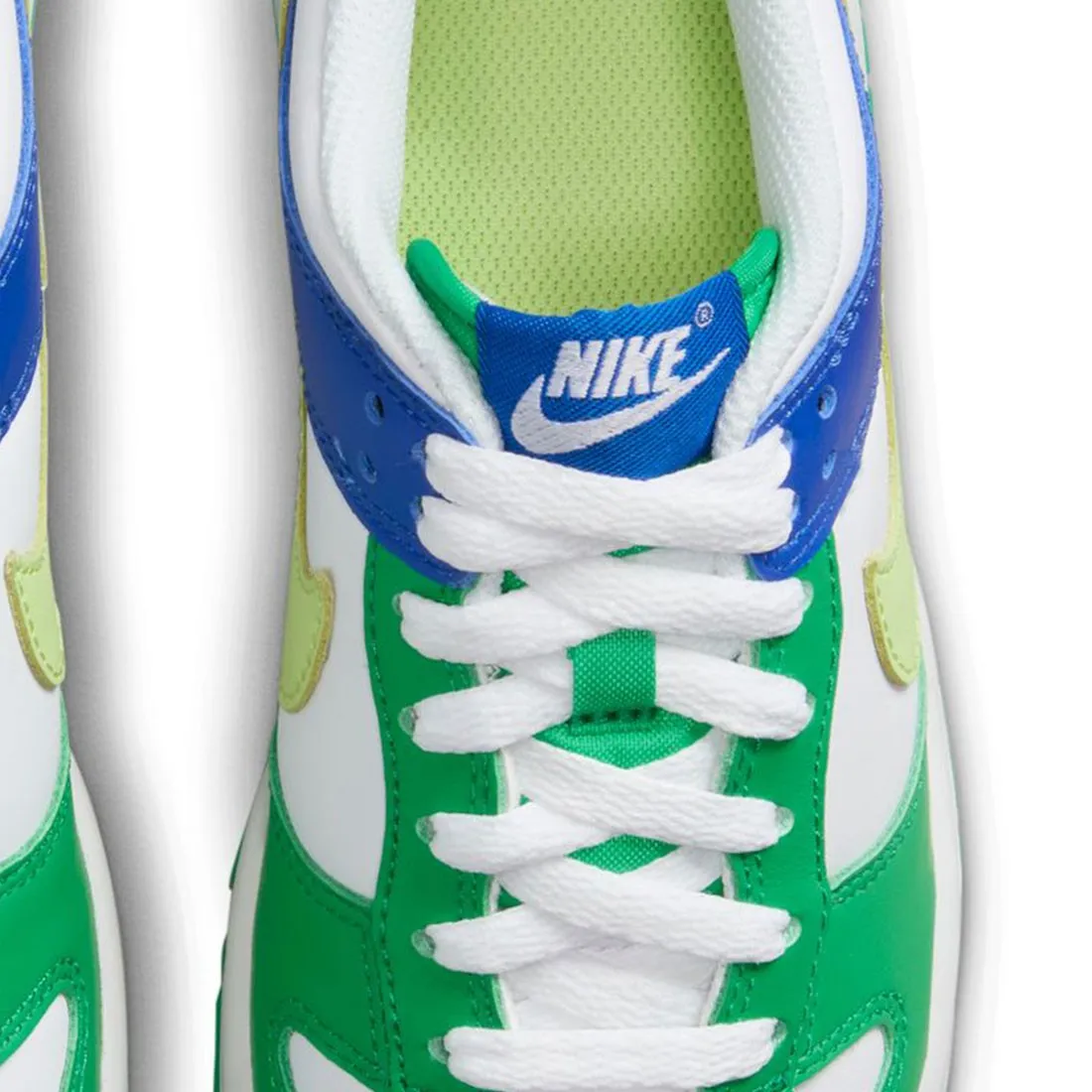 Nike Big Kids Dunk Low Bg (white / lt lemon twist-stadium green)