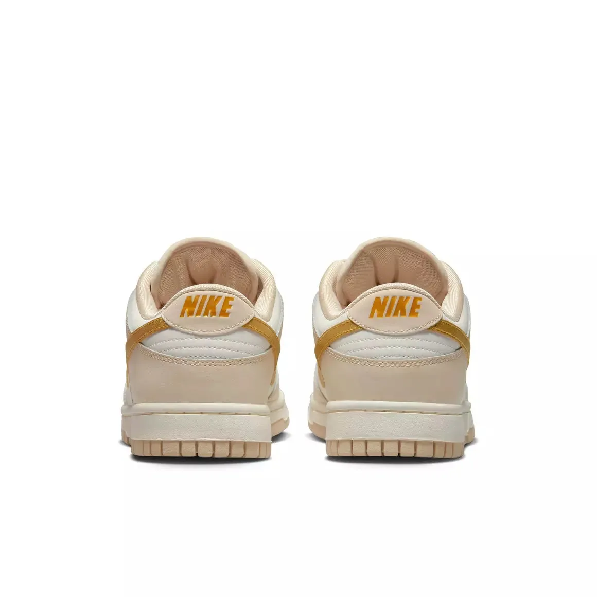 Nike - Dunk Low ESS Trend Women Sneakers - Phantom/Metallic Gold