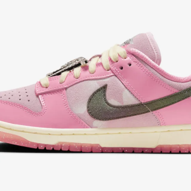 Nike dunk low wmns barbie