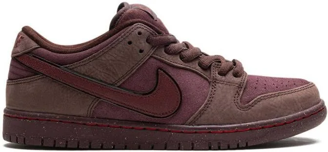 Nike SB Dunk Low 