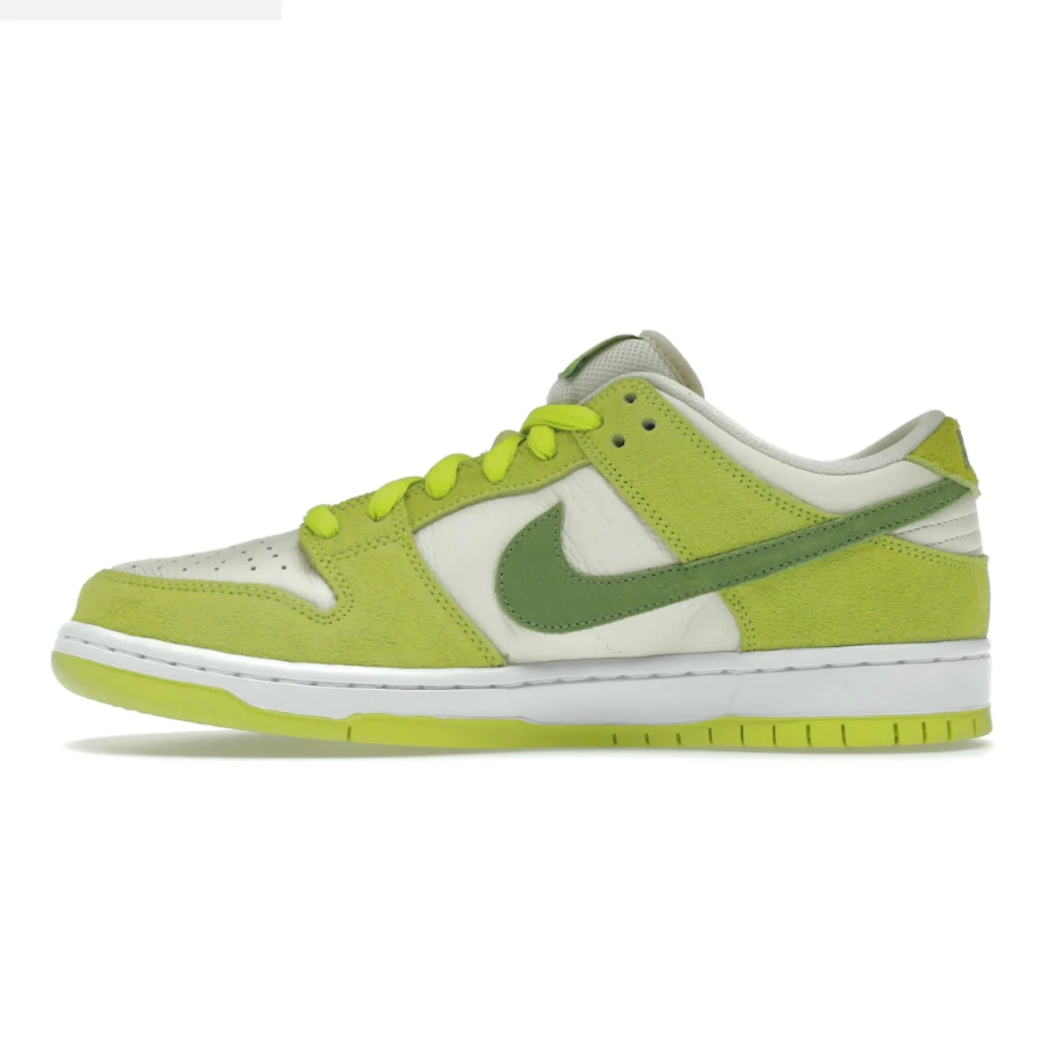 Nike SB Dunk Low Green Apple