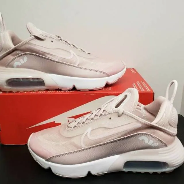 Nike wmns air max 2090 barely rose