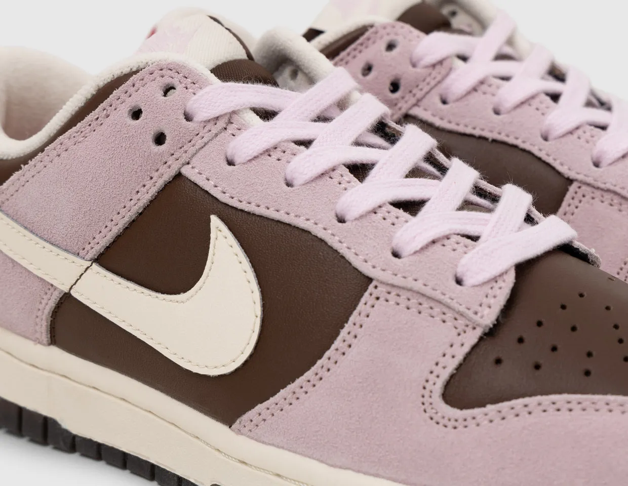 Nike Women's Dunk Low Cacao Wow / Pale Ivory - Pink Foam