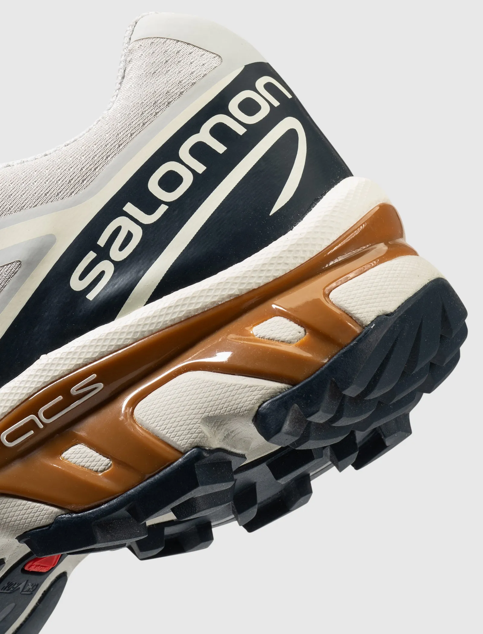 SALOMON XT-6 