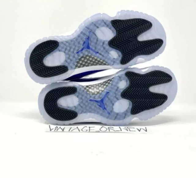 Women's Nike Air Jordan XI 11 Low Concord Sketch 2020 Re...